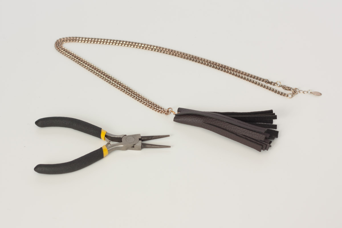 diy leather tassel necklace assemble