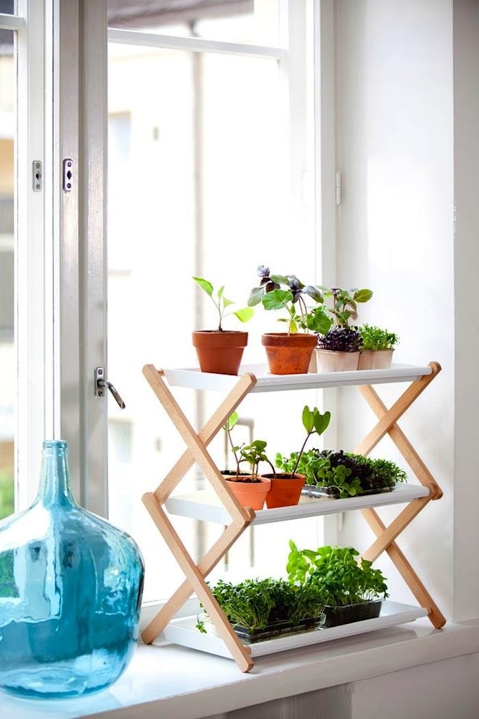 23 DIY Plant Stands That Hold The Product of Your Green Thumb