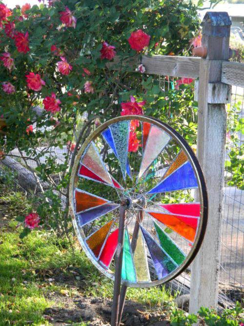 Stained glass spinner