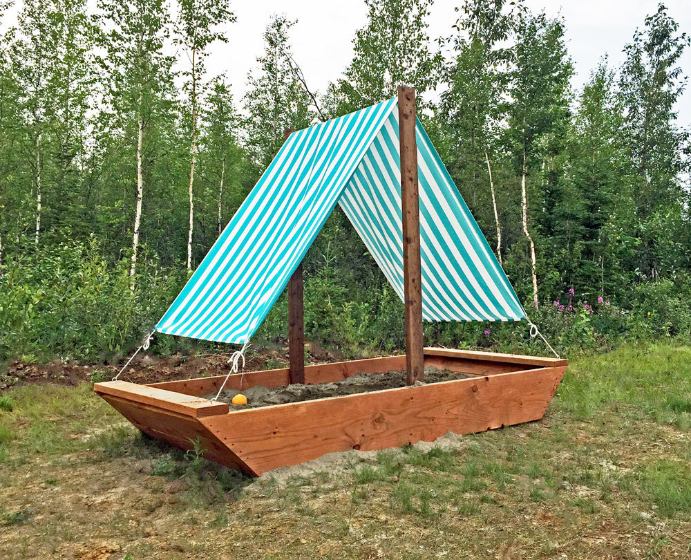 22 sandbox playhouse boat
