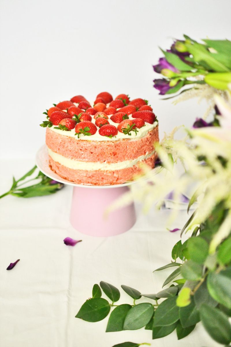 Diy cake stand from planter