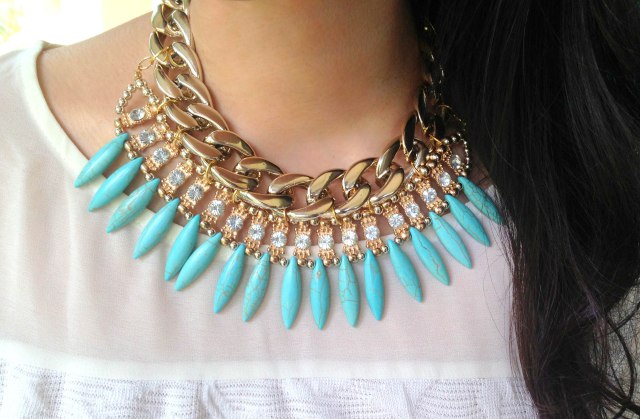 Revamped statement necklace