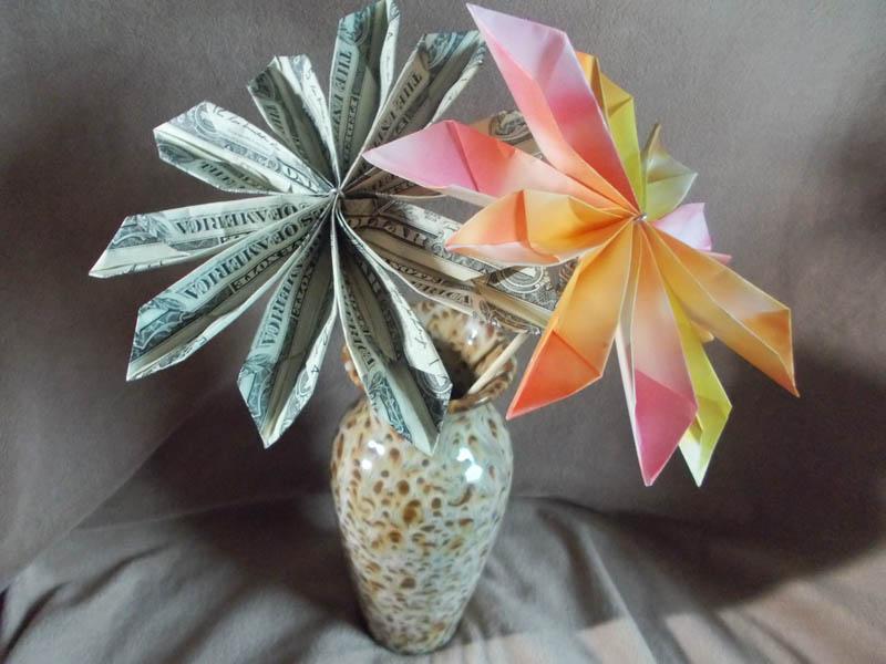 Money origami flowers
