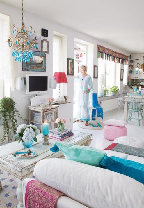 18 white and color bohemian room