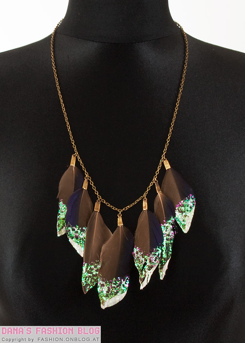 Glitter feather necklace