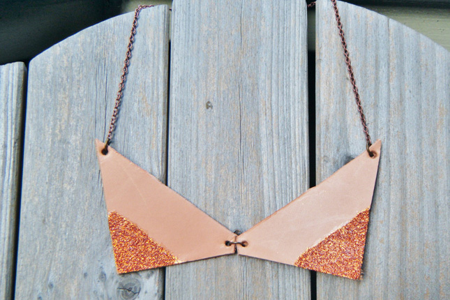Leather and glitter collar necklace