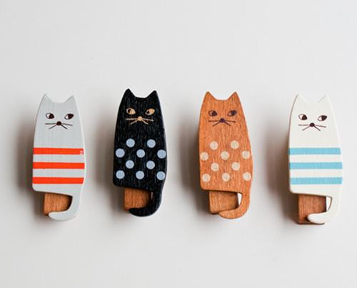 Wooden cat clothes pins
