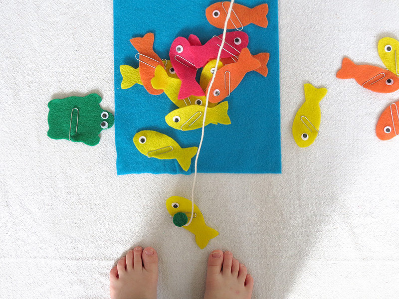 Felt and magnet fishing game