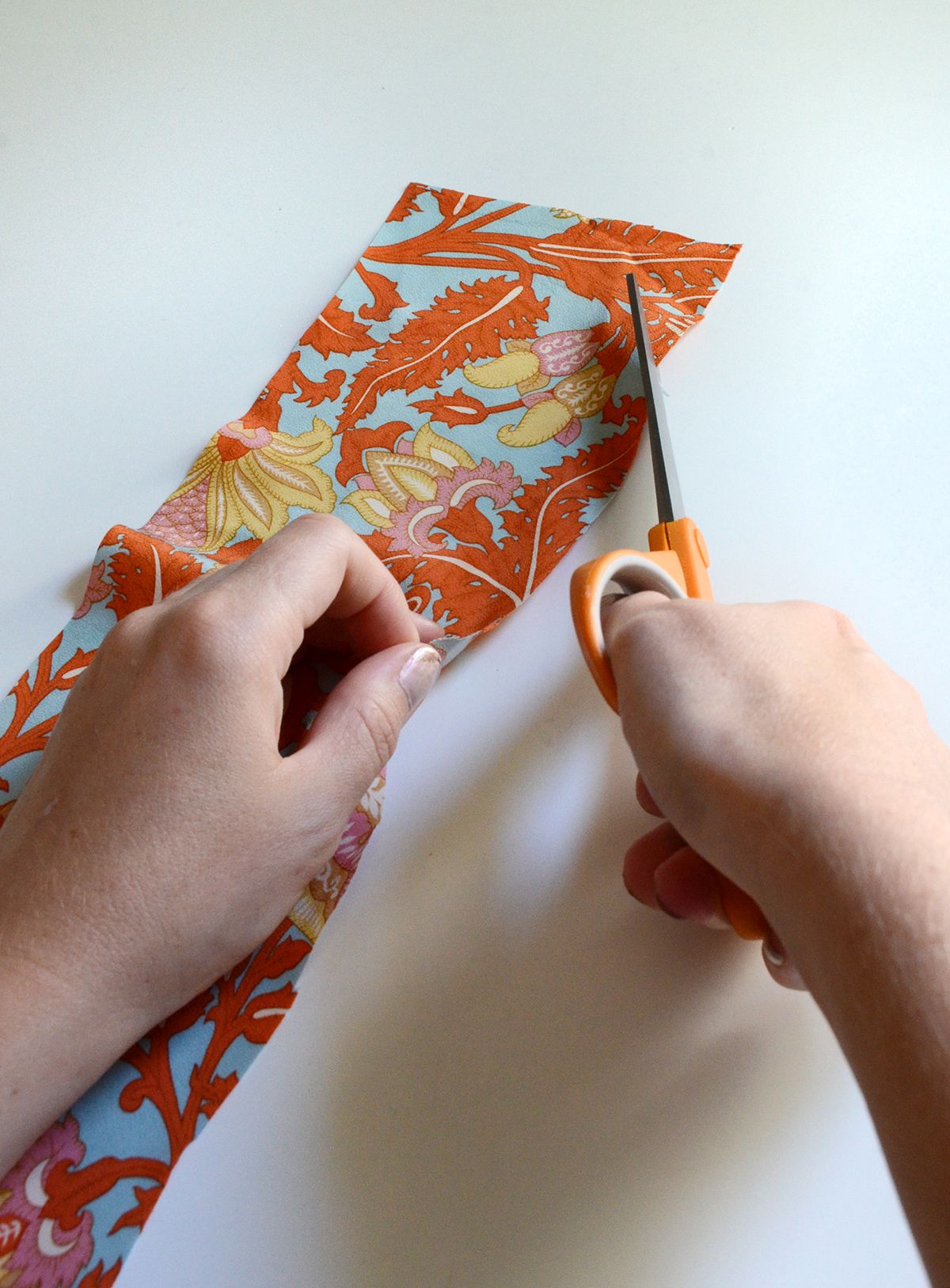 How to make a wired hair bow cutting fabric