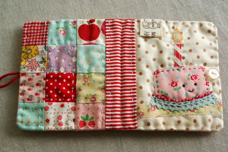 Little patchwork needle book