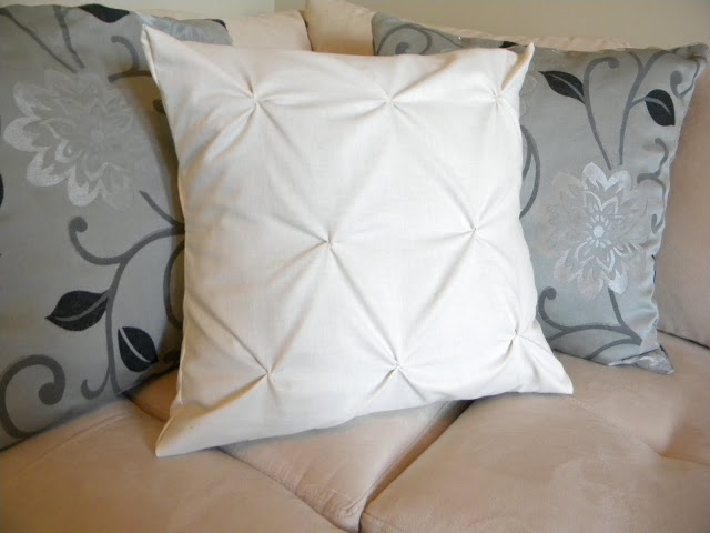 Pinched throw pillow case