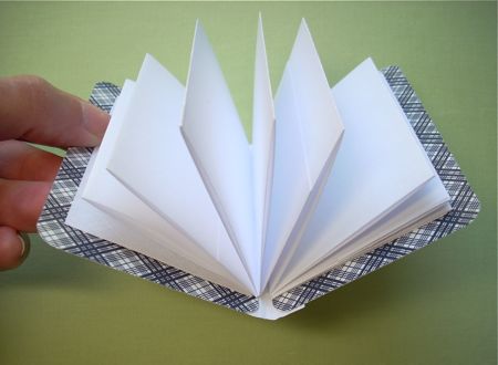 Playing card accordion notebooks