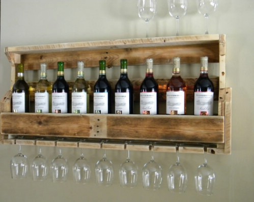 Reclaimed wooden pallet wine rack
