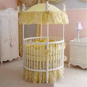 Rounded canopy baby crib