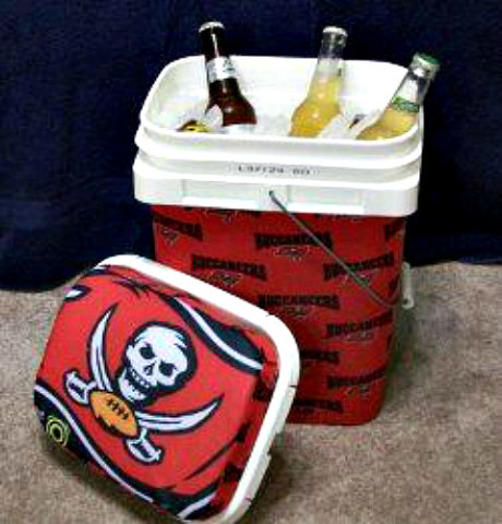 Travel cooler for tailgate parties