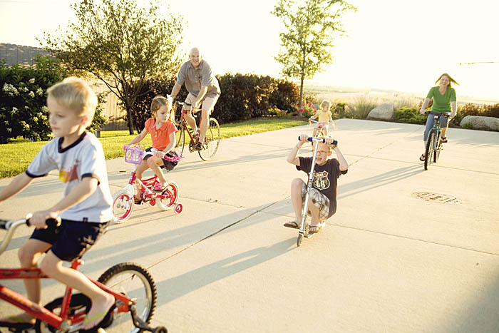 Family bike ride photoshoot