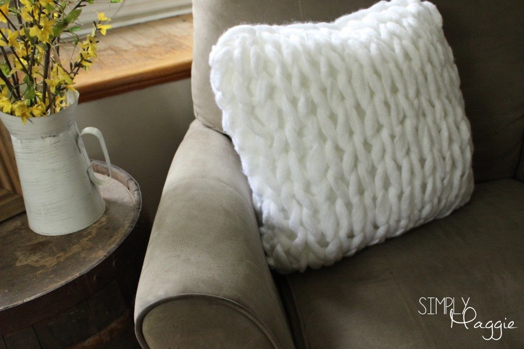 pretty pillow 1024x682 Knitting without Needles: Youll Love These Easy Arm Knitting Patterns