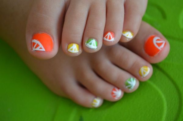 Citrus toe nail design idea