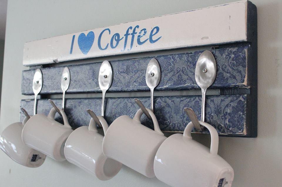diy pallet coffee mug holder with spoon hooks 21 DIY Coffee Racks To Organize Your Morning Cup of Joe