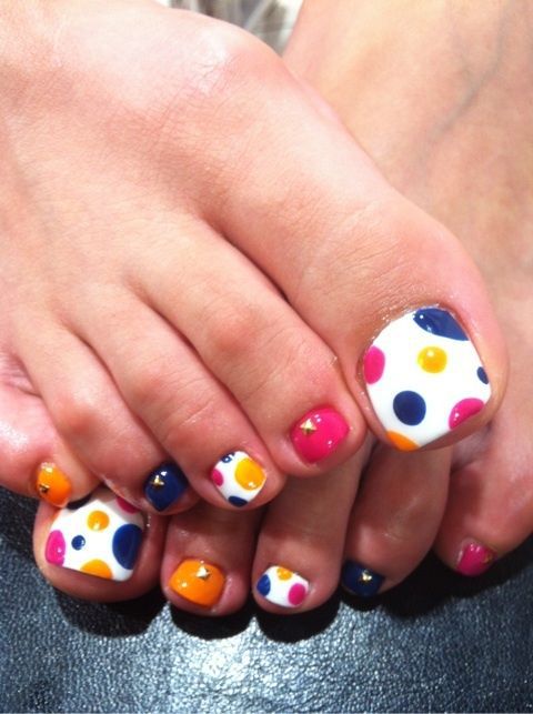 Easy diy colorful dots pedicure
