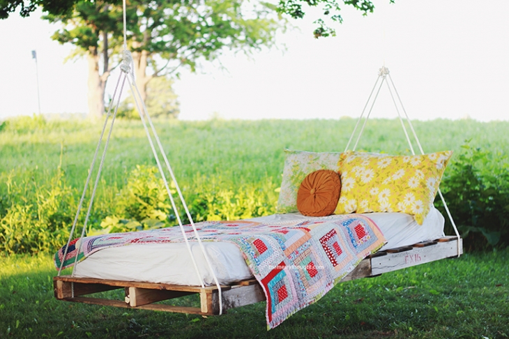 Diy pallet swing bed the merrythought 1pp w730 h486