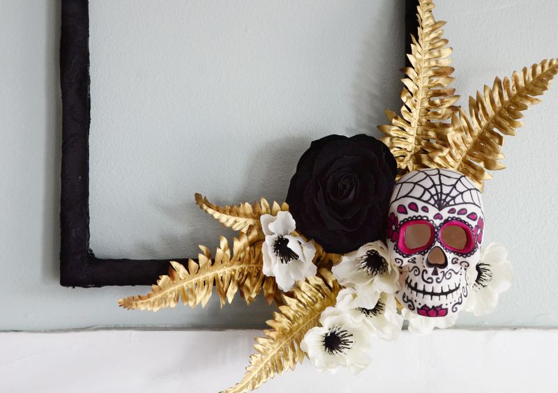 Happy halloween skull wreath