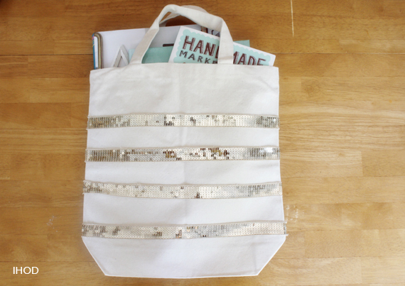 Sequinned strip tote