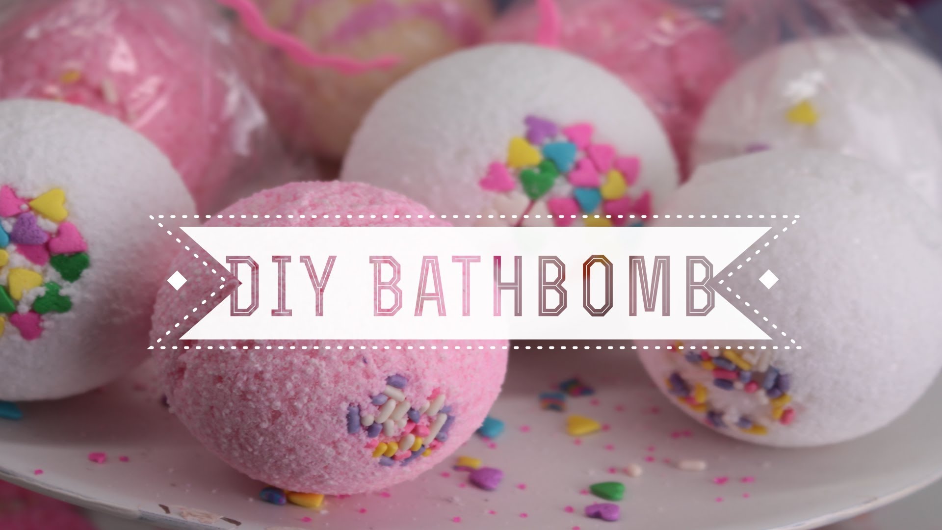 diy sprinkles bath bombs Add a Bit of Luxury To The Tub With These 20 DIY Bath Bombs
