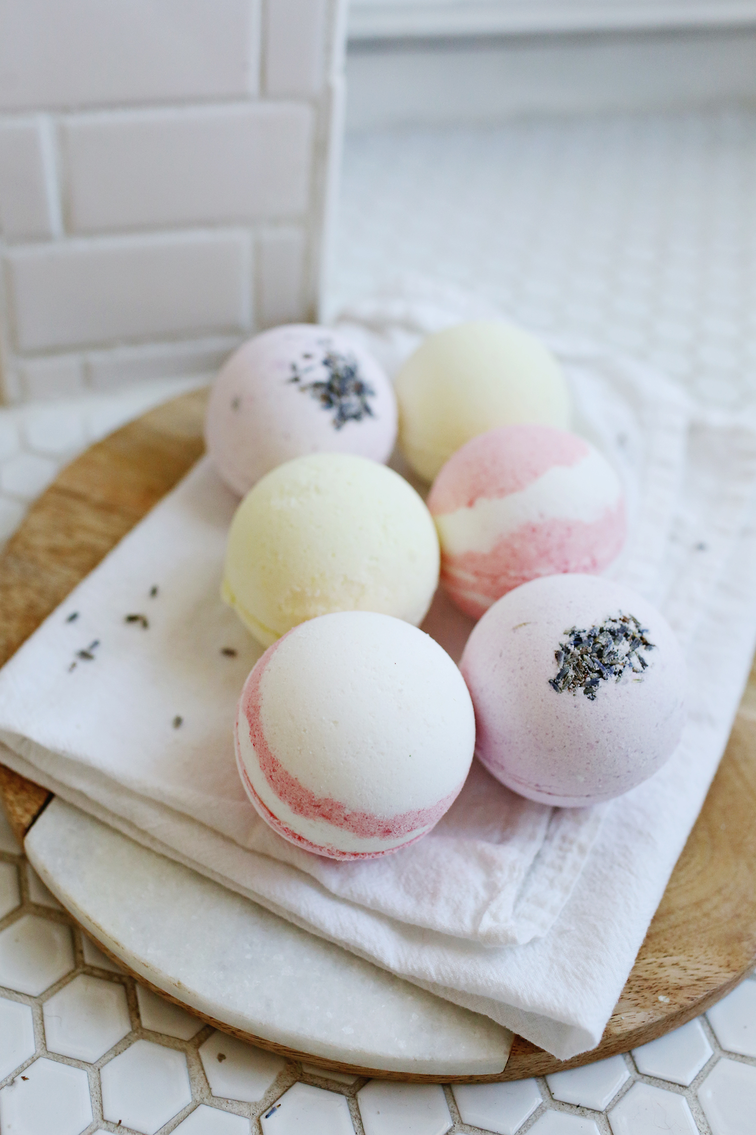 Add a Bit of Luxury To The Tub With These 20 DIY Bath Bombs