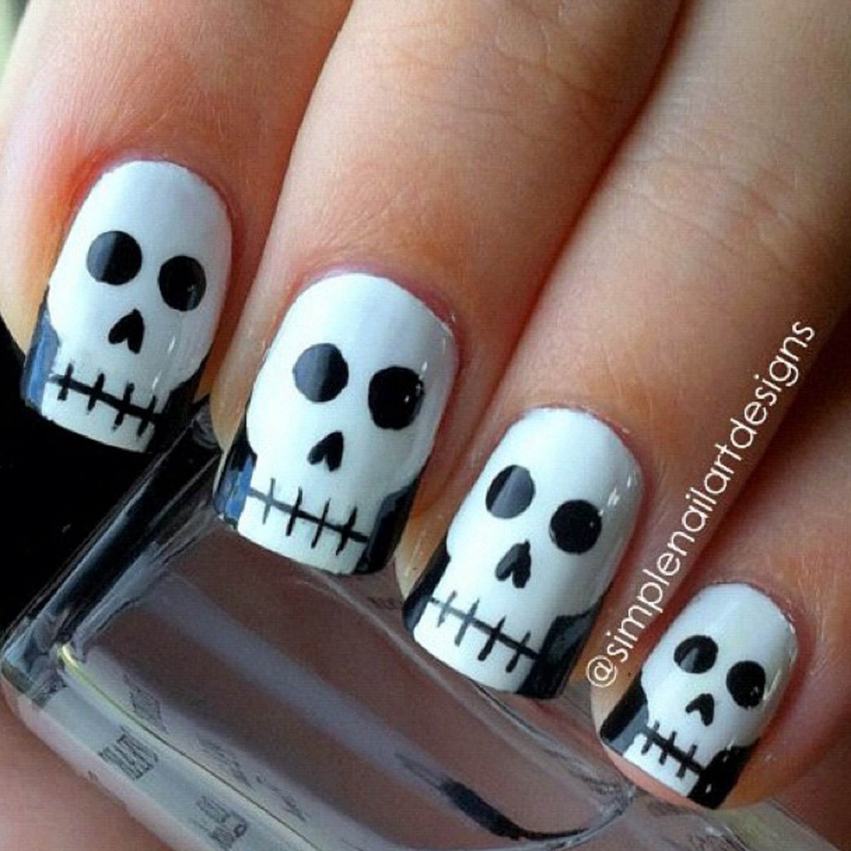 25 Halloween Nail Manicures