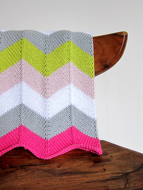 Knitted Stroller Blankets to Keep Baby Warm This Winter