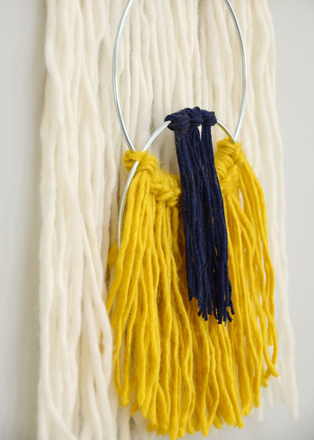 Decor easy yarn tassel wall hanging