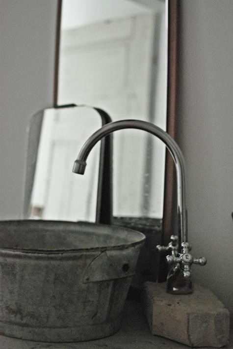 Galvanized bucket sink DIY Industrial Decor