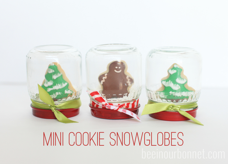 Mini cookie snowglobes