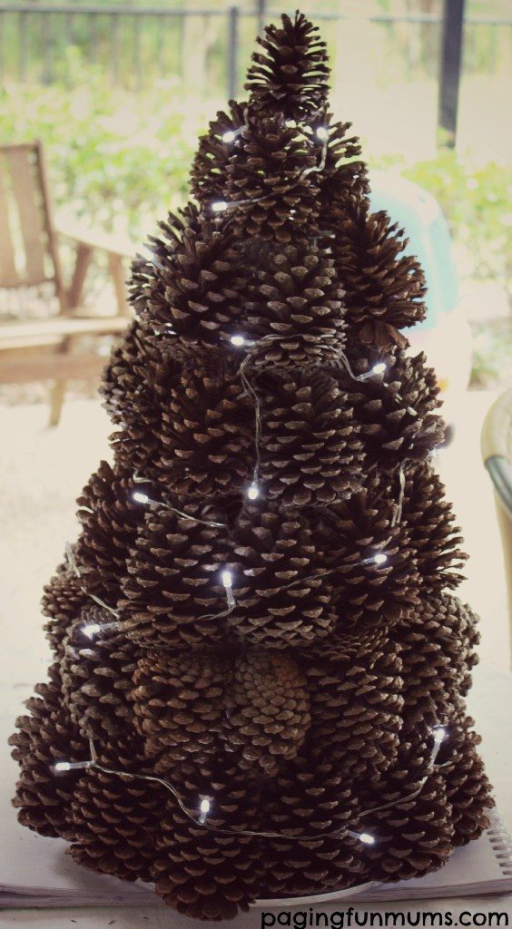 Pine cone Christmas tree 564x1024 Cute Fall Crafts Made with Pine Cones