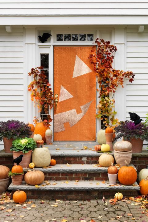Diy pumpkin face door decor