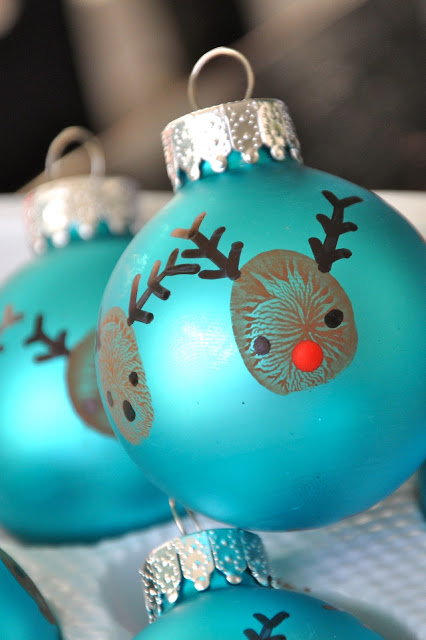 Diy reindeer thumbprint ornaments