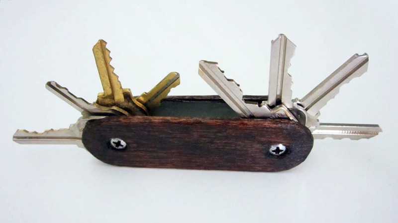 DIY Swiss army style keys Awesome DIY Christmas Gifts that are Perfect for Dads!