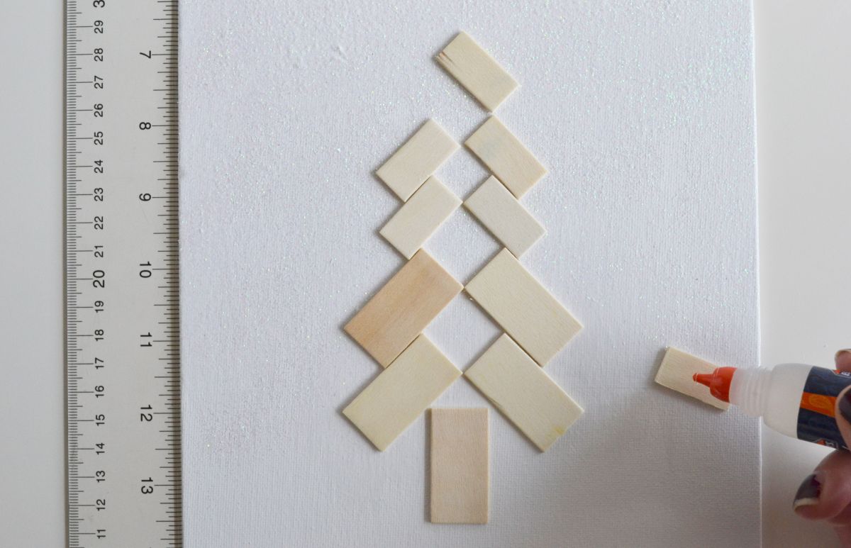 Scandinavian christmas tree art glue