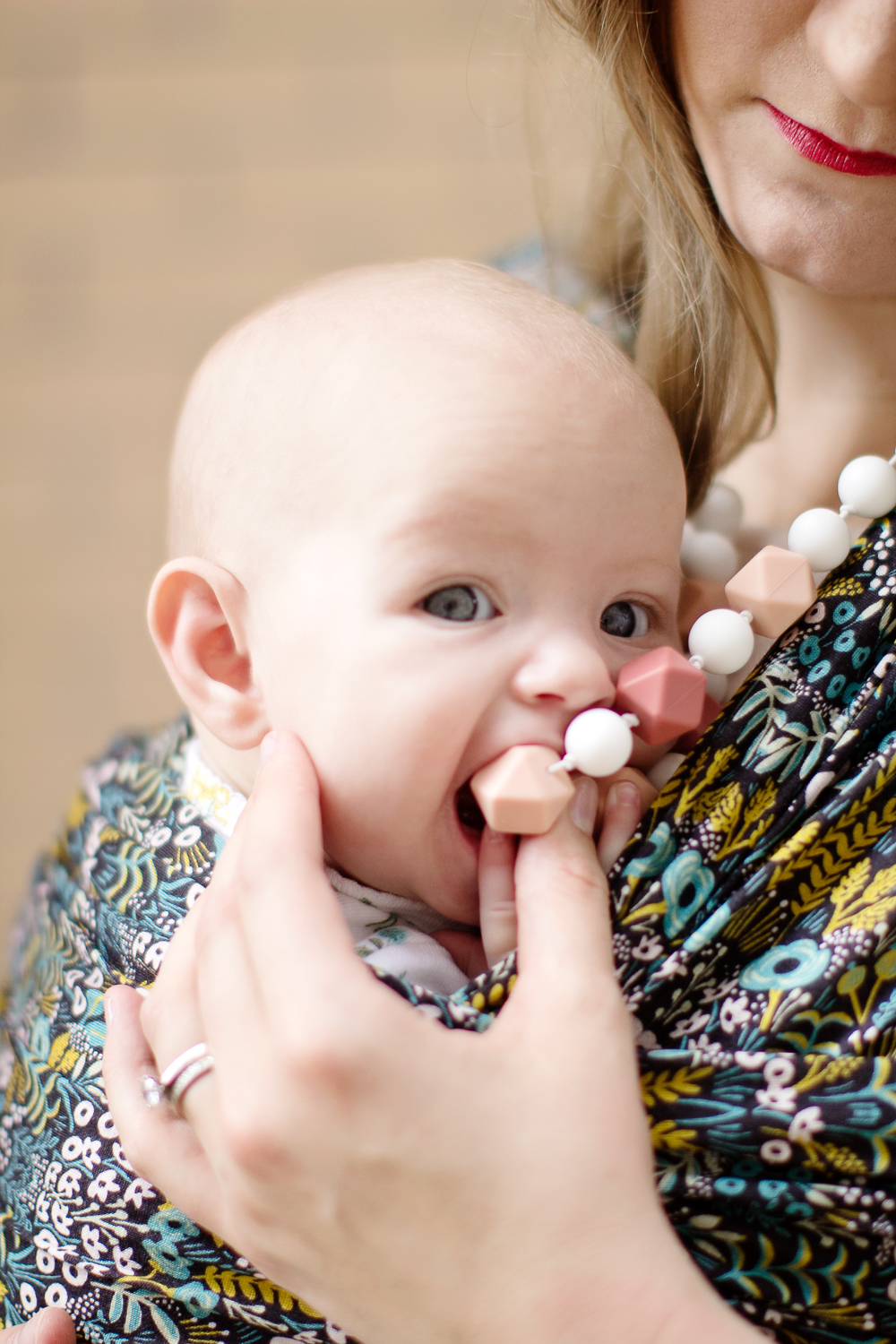 diy teething necklace baby 25 DIY Pregnancy Gifts