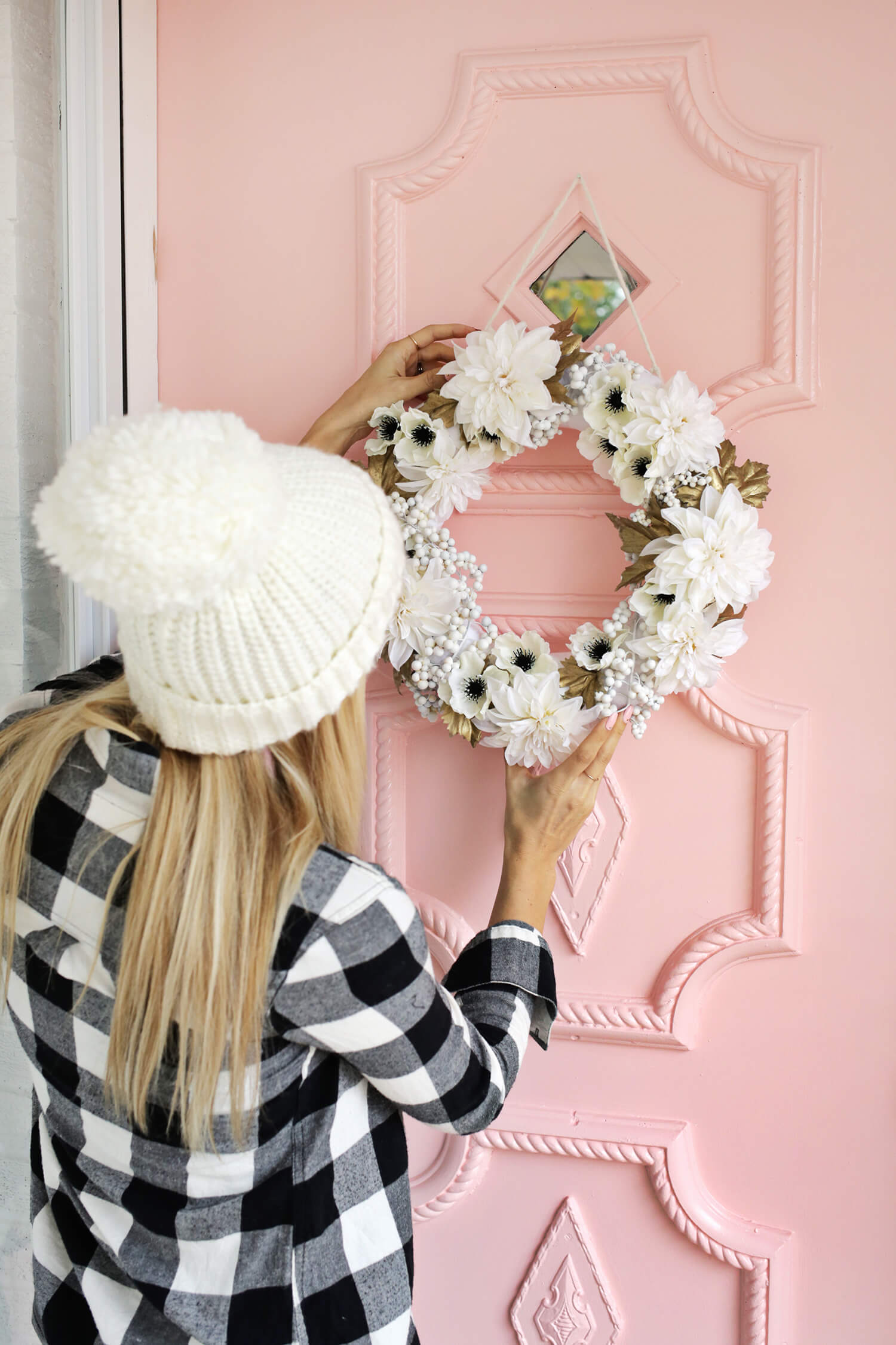 DIY Gold and White Holiday Wreath 4 These 5 Amazing Christmas Wreath Tutorials Will Have Your Front Door Swooning