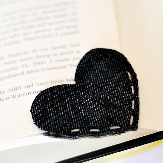 Old denim heart corner bookmark