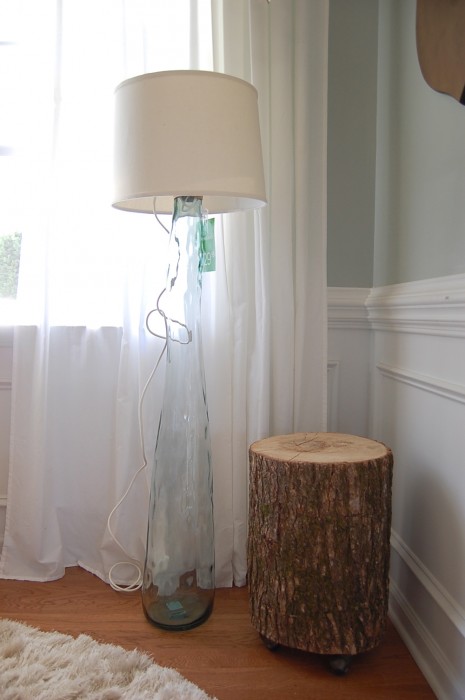 diy glass floor lamp Light Up The Living Room With These 25 DIY Floor Lamps!