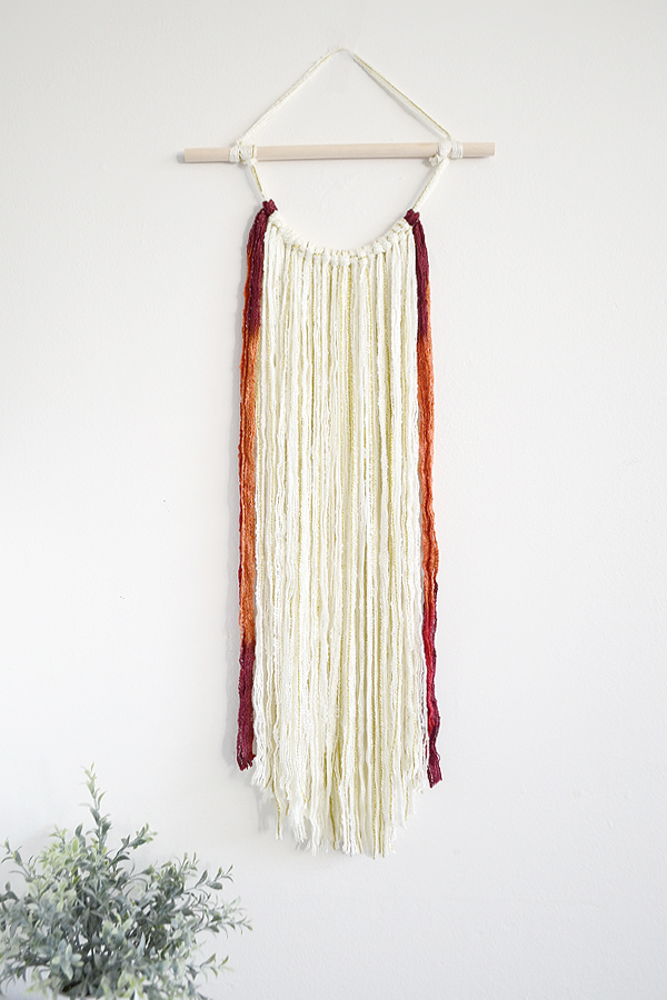  25 DIY Yarn Wall Hangings