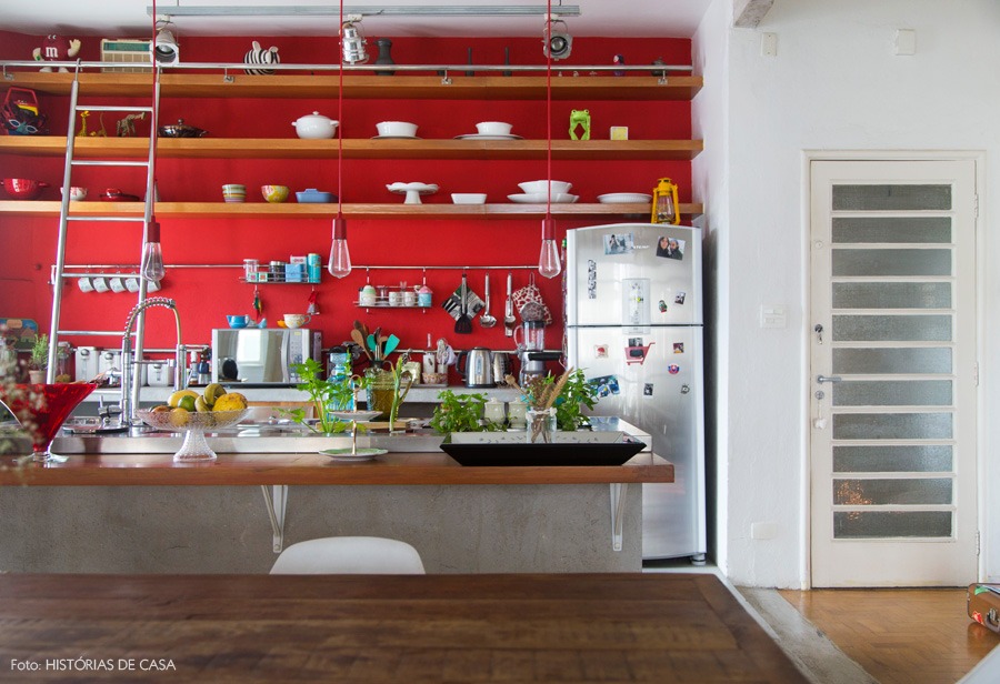 bright red kitchen 25 Colorful Kitchens To Inspire You