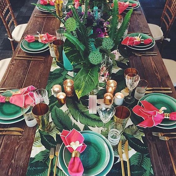Tropical leaves tablescape