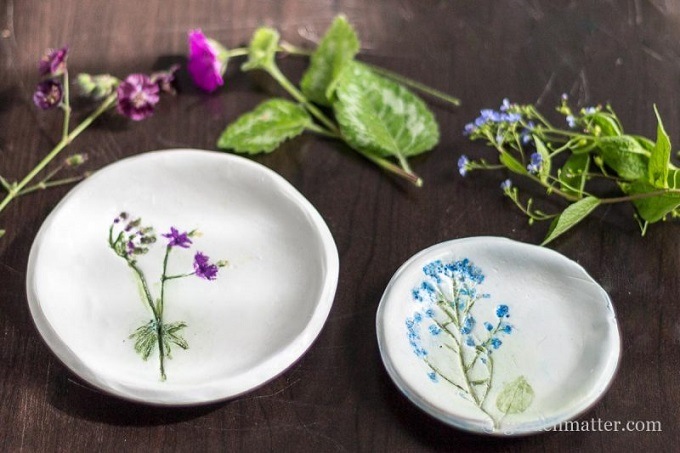 Pressed flower clay dishes