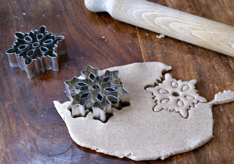 Cookie cutter snow flakes 15 Fun Baked Salt Dough Crafts