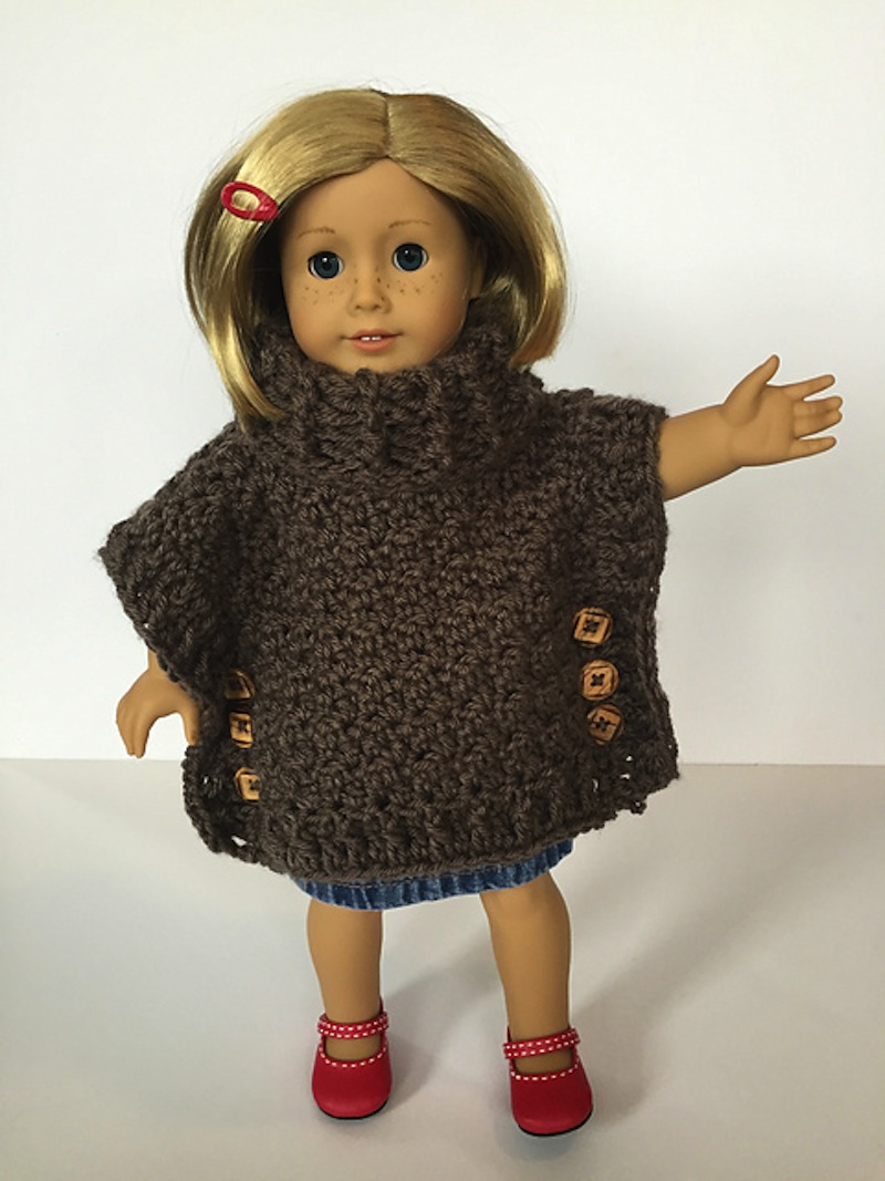 Doll poncho with turtleneck and buttons