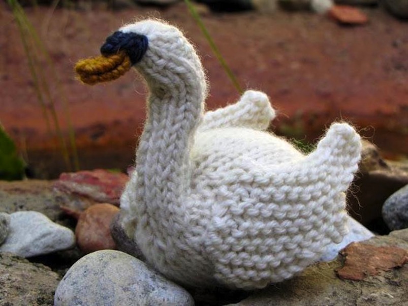 Knitted swan
